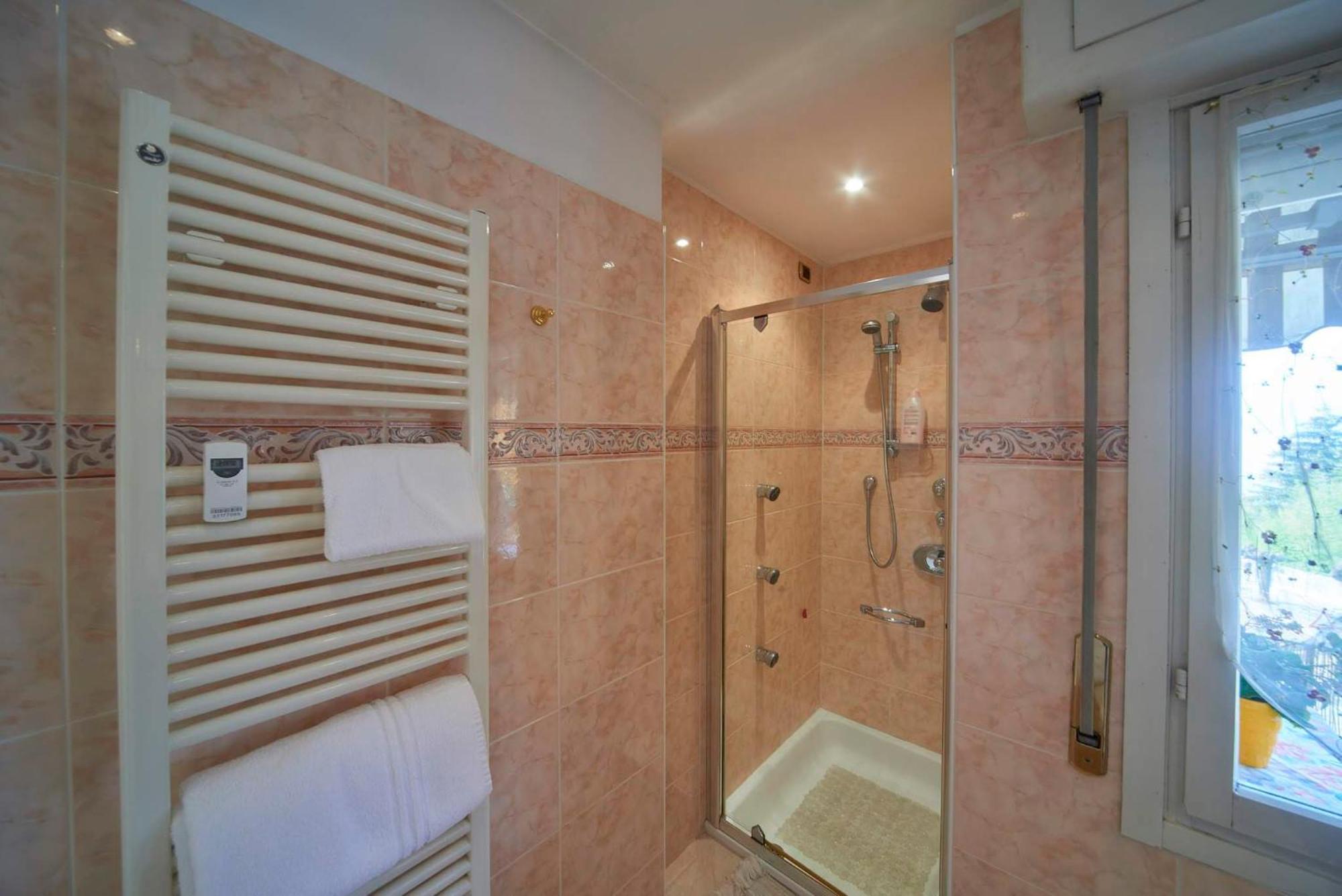 Tosca House 2 Bed & Breakfast Varenna Ngoại thất bức ảnh