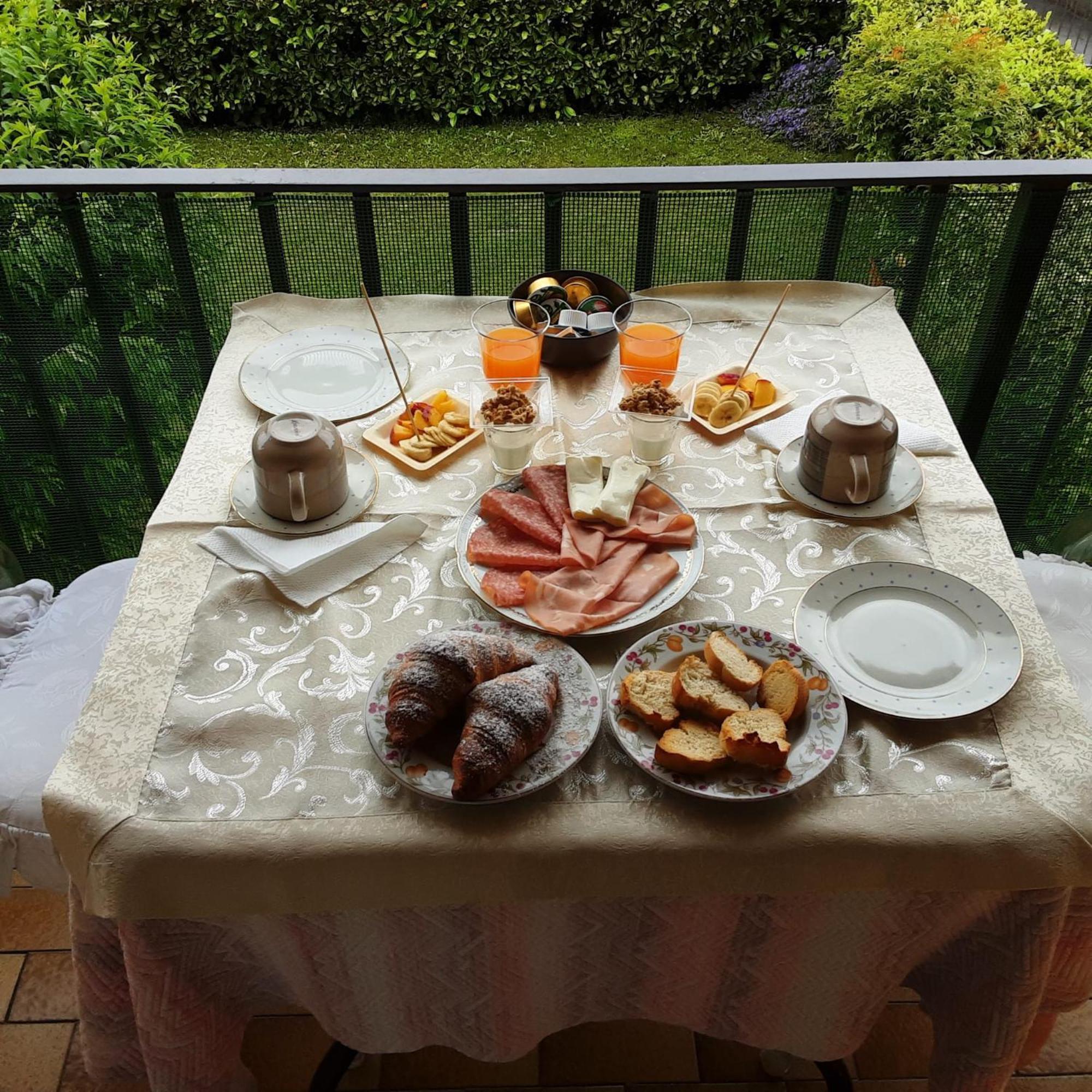 Tosca House 2 Bed & Breakfast Varenna Ngoại thất bức ảnh